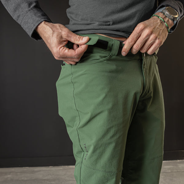 New_Standard_bibshort_black_12