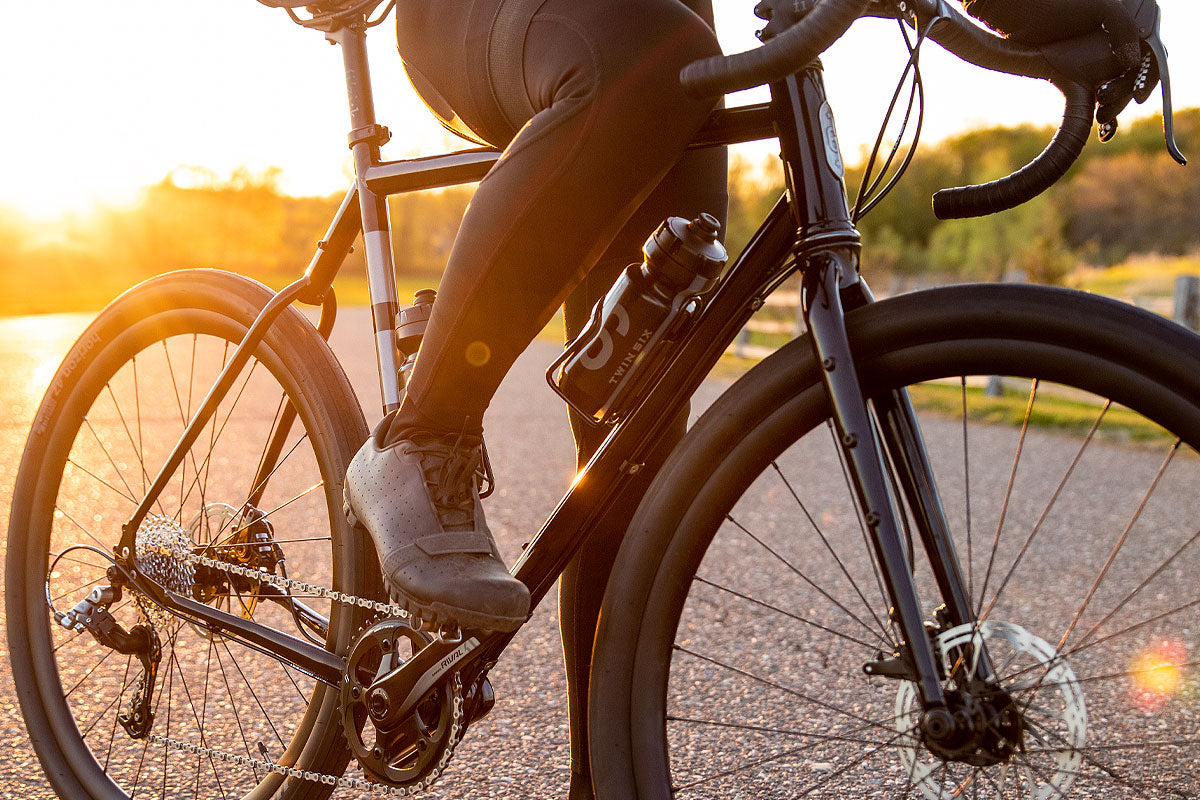 standard gravel bike Standard Rando Complete Bike (EXTRA BLACK) – Twin Six